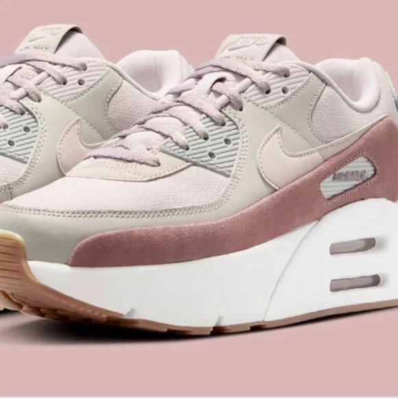 ♦️NIKE AIR MAX 90 women’s sneakers size 7 - Picture 2 of 2